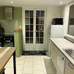 En Sarthe Avec Sauna Et Jacuzzi Semesterbostad Saint-Georges-du-Rosay