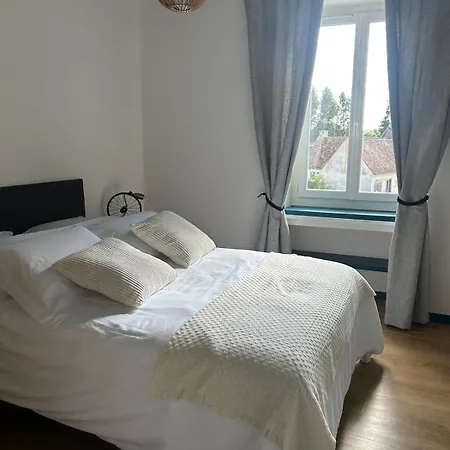En Sarthe Avec Sauna Et Jacuzzi 度假居